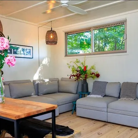 Daire Bohemian Included Boat Supboards And Pool 5 Minutes By Boat From Parking To The Bohemien *