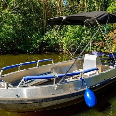 Bohemian Included Boat Supboards And Pool 5 Minutes By Boat From Parking To The Bohemien *